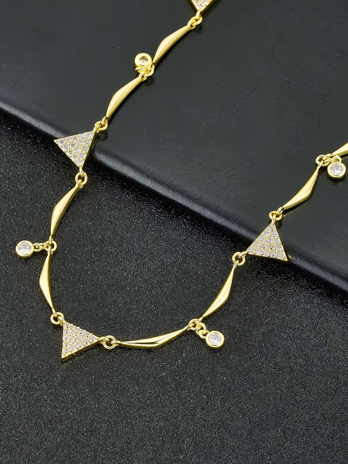 Triangle CZ Chain