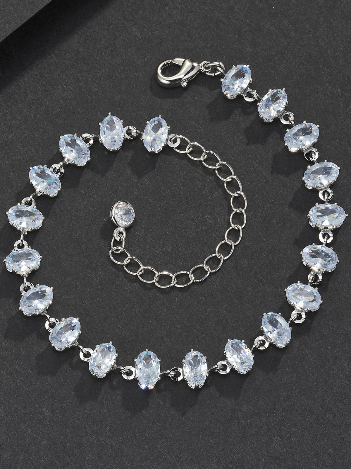 7mm Oval-Cut Minimalist Bracelet