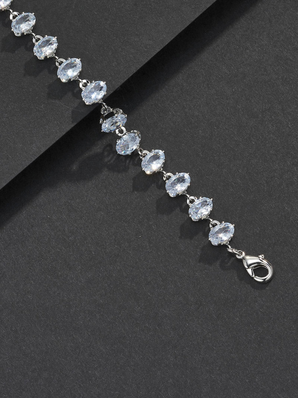 7mm Oval-Cut Minimalist Bracelet