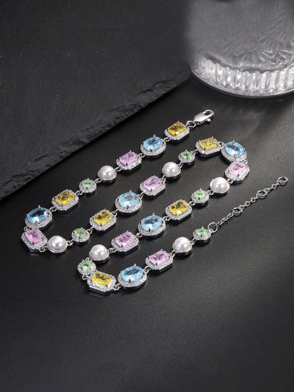 Geometric Color CZ Chain