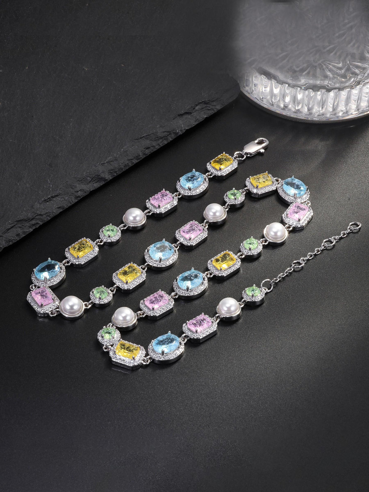 Geometric Color CZ Chain